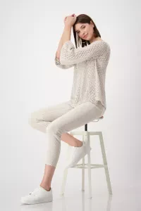 Jumper with wide sleeves