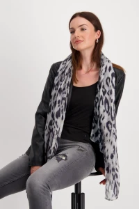 Lightweight scarf with animal print