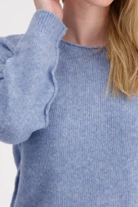 Strickpullover mit Außennähten