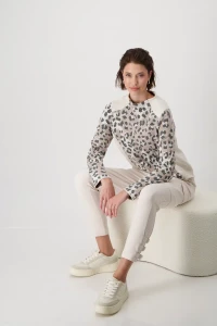 Jumper with leopard pattern