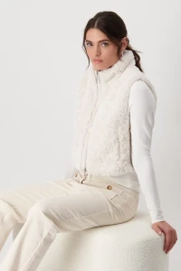 Cropped gilet with pockets