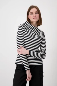 Shirt with striped pattern