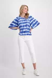 T-shirt with wide sleeves