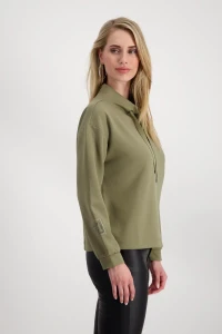 Stand-up collar sweatshirt