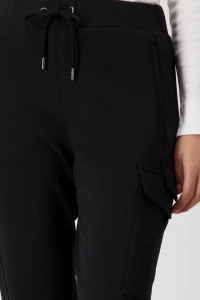 Trousers with ribbed structure