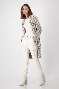 Fleecy coat with leopard pattern