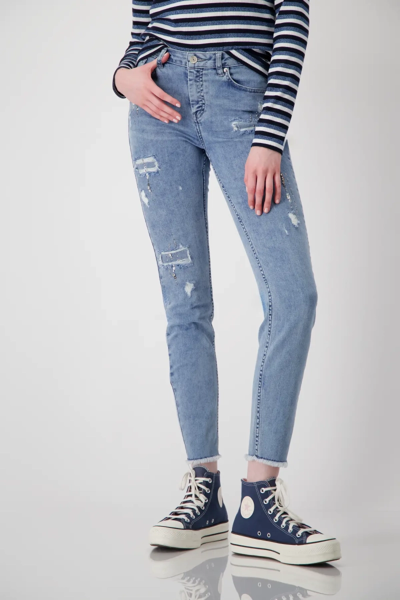 Monari Jeans mit Rissen und Schmuck