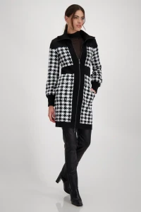 Knitted coat with troyer collar