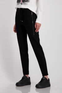 Trousers with zip pockets