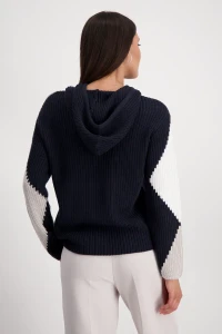 Hooded jumper with diamonds