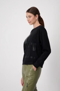 Sweatshirt with script