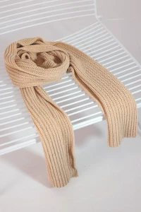 Knitted scarf