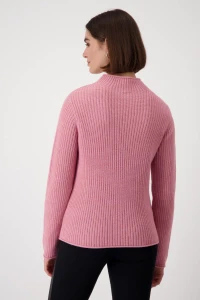 Knitted jumper with half-cardigan stitch pattern