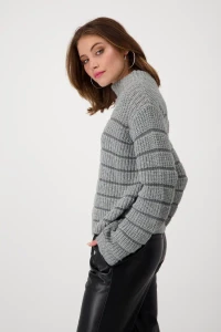 Stand-up collar jumper