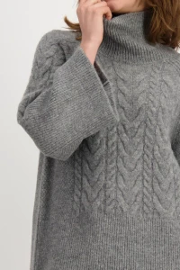 Jumper with cable stitch pattern