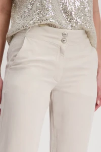 Trousers with high waistband