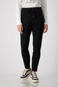 Trousers with ribbed structure