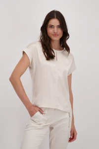 Blouse shirt with cut-out