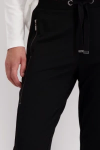 Trousers with zip pockets