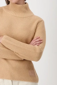 Knitted jumper with stand-up collar