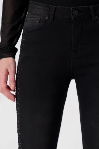 Jeans with rhinestones