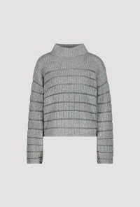 Stand-up collar jumper