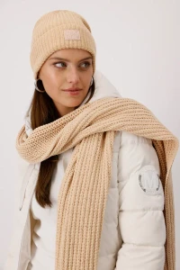 Knitted scarf