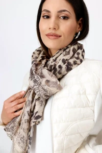 Light scarf with leopard paisley pattern