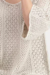 Jumper with wide sleeves