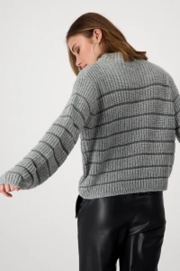 Stand-up collar jumper