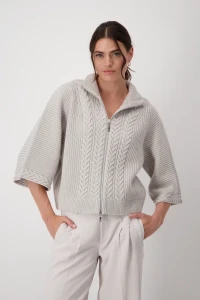 Strickjacke mit weiten Ärmeln