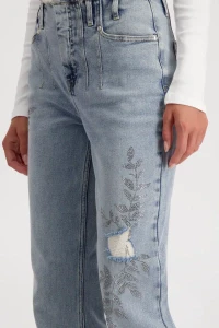 Wide leg jeans with embellishment