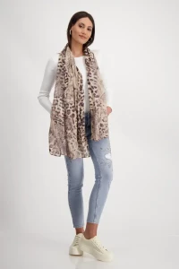 Light scarf with leopard paisley pattern