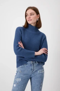 Knitted jumper with stand-up collar