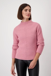 Knitted jumper with half-cardigan stitch pattern