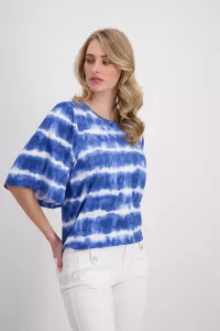 T-shirt with wide sleeves