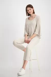 Jumper with wide sleeves