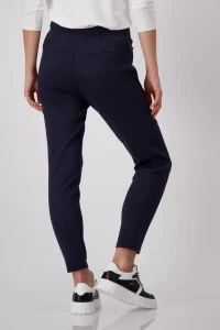 Trousers with zip pockets