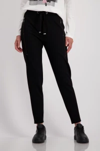 Trousers with zip pockets