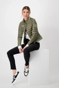 Quilted jacket with neoprene