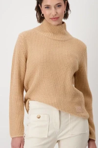 Knitted jumper with stand-up collar