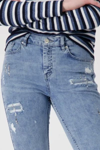 Jeans with rips and embellishment